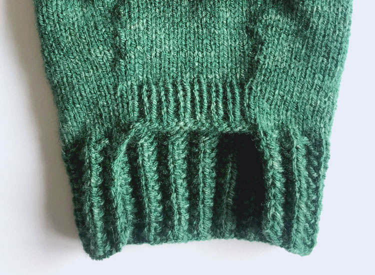 How to make a seamless dog sweater: A step-by-step knitting tutorial 